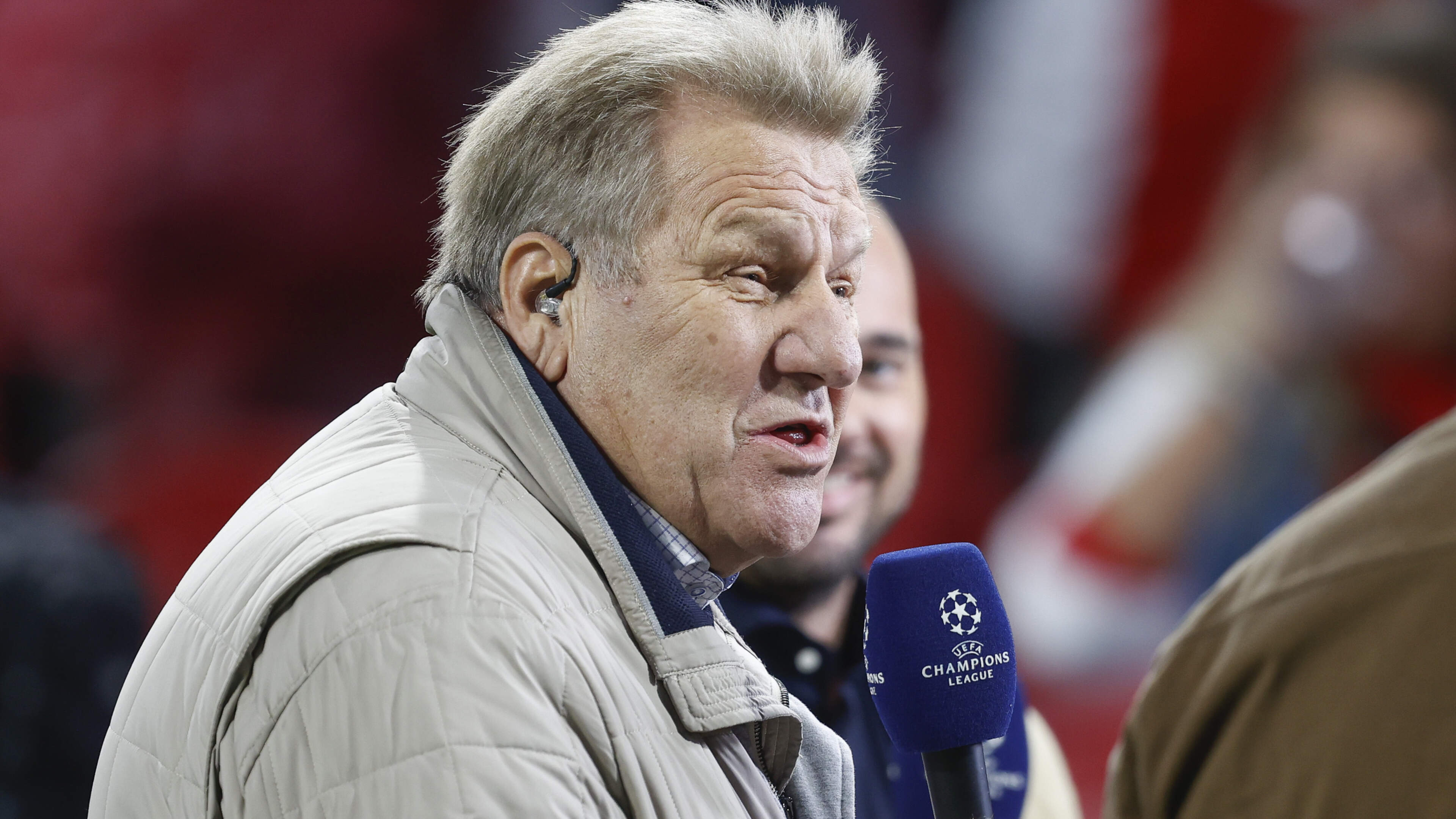 Jan Boskamp (77) blijft kwakkelen met zijn gezondheid: ’Soms is het alsof m’n armen ineens 100 kilo wegen’